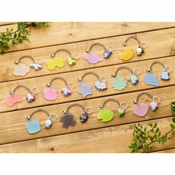 サンリオキャラクターズ ダブルチャームグミ 12個入りBOX (食玩)[バンダイ]《11月予約》のサムネイル