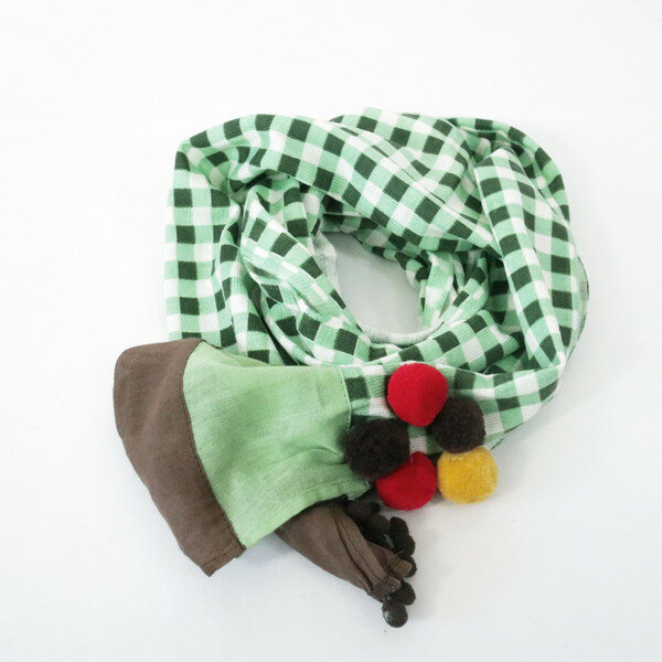 商品説明 素材 表記なし 大きさ 約23cm×180cm カラー グリーン(画像にてご確認ください) コメント 新品正規品、KLING(クリング)のストールです。 ボンボン付きのポップなデザインがコーディネートのアクセントになるオシャレなひ...