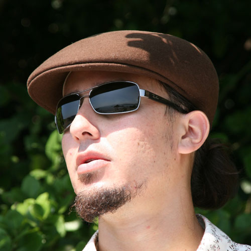 【アンデスコンフォート】ウールフエルト・ハンチングキャップ エクアドルから直輸入　真冬のお洒落に！ 男女共有　プレゼントに最適です！