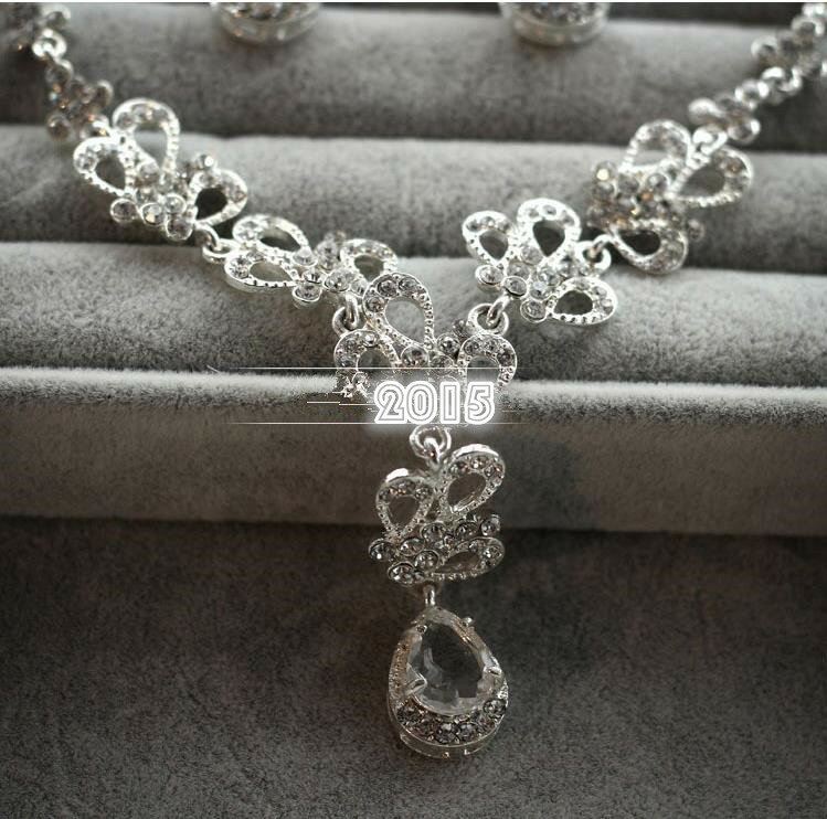 ウェディング小物 アクセサリー ネックレス ウェディング 、結婚式、パーティー ☆　ラインストーンネックレス＆ピアス、イヤリングセット　　ブライズメイド