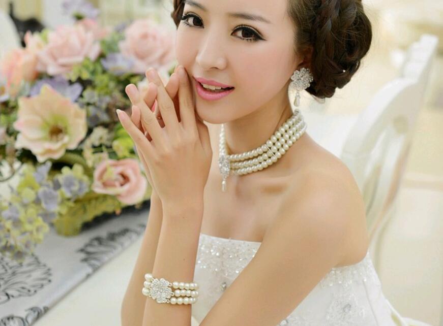 結婚式、花嫁アイテム、ブライダルアクセサリーのネックレス&イヤリング&ブレスレッドの3点ジュエリーセット ブライズメイド