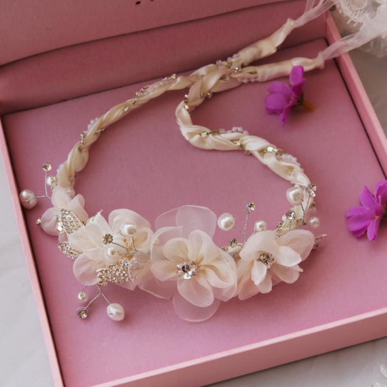 UKIUKIの手作りウェディングアクセサリー、結婚式・挙式・二次会・花嫁ハンドメイドブライダルアクセサリーウエディングヘッドドレス・ヘアコサージュ/.演奏 会.謝恩会.成人式.パーティーに最適ヘッドドレス　　ブライズメイド｜アングル2