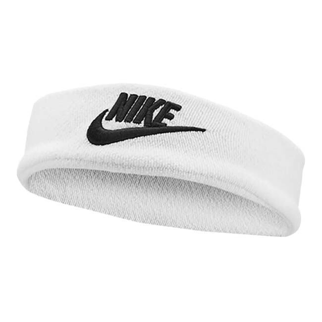 SPEC カラーホワイト×ブラック(101) サイズ平置きサイズ：約22×6cm 素材ポリエステル100% 名称NIKE CLASSIC TERRY HEADBAND 原産国タイ 仕様優しい肌触りのテリー素材を使用したヘッドバンドです。 ・前面中央にメーカーロゴの刺繍 ・着け心地のよいテリー(タオル地)素材使用 ※N1008665101 注意【メール便ご利用の注意】 メール便での発送は厚さ大きさの規定がございますため、厚みのあるパッケージは中身を出し、帽子などの立体的な商品は平らに成型しての発送となります。 また、代金引換・日時指定できません。予めご了承ください。 型崩れ・パッケージなどを気になされる場合は[宅配便]をご選択ください。 メーカー希望小売価格はメーカーサイトに基づいて掲載しています