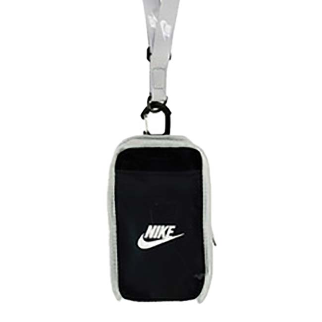 樂天商城 - ＼最大1500円クーポン！22日〜27日10時まで／在庫処分特価】ナイキ(NIKE) CLUB クラブ フォーンクロスボディ スマホケース ポーチ NW0008-007マットシルバー(24y7m)[次回使えるクーポンプレゼント]