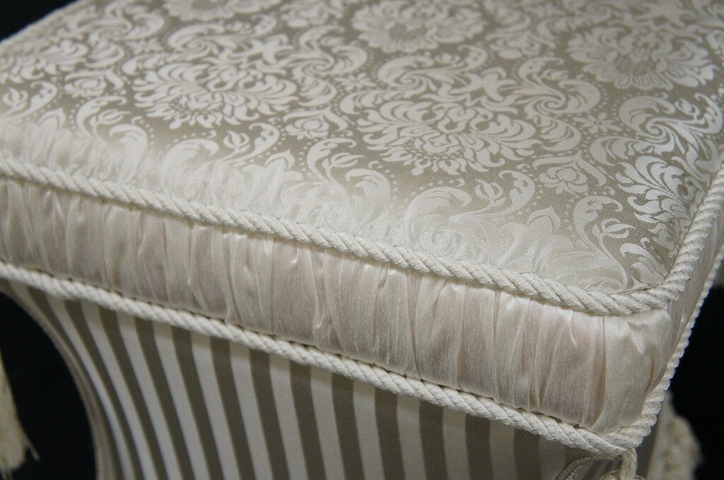 ジェニファーテイラー スクエアスツール Haruno  グレー 【薔薇雑貨 姫系雑貨 椅子 スツール オットマン カルトナージュ リボン】