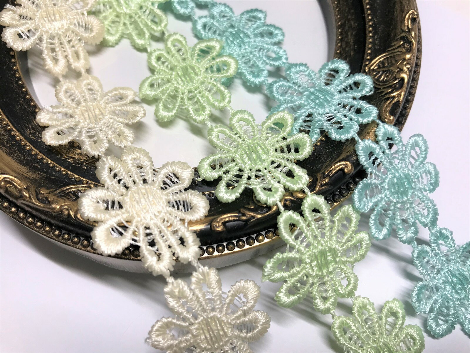 【3色セット】お花のレース 3M レース リボン ケミカルレース モチーフ ハンドメイド リメイク 布 生地 ハギレ ペールグリーン　ミント　クリーム　アクセント　ワンポイント　材料