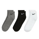 メーカー ナイキ（NIKE） カテゴリー マルチSP 分類 ソックス 商品名 ナイキ（NIKE）　SX7667　964　マルチSP　3P エブリデイ クッション クウォーター ソックス　21HO 品番 NJP-SX7667-964 カラー・仕様・サイズ サイズ：21-23〜27-29cm カラー：(964)ホワイト(ブラック)/カーボンヘザー(ブラック)/ブラック(ホワイト) 素材：綿71%　ポリエステル26%　ポリウレタン2%　ナイロン1% 生産国：（010）ブルガリア／アメリカ／ベトナム製（964）ベトナム製（100）スリランカ／アメリカ／ベトナム製 対象：メンズ・ユニセックス 付属品： 商品説明 優れた快適性とサポート力。ナイキ エブリデイ クッション アンクル トレーニングソックス(3足)でワークアウトをパワーアップ。厚手のテリー素材のソールでトレーニングでの快適性が向上。摩擦に強い糸をインソールに使用してスリップを防止。 　 　 　 　 　 　 　 　 ※この商品のカラーは、 カラー：(964)ホワイト(ブラック)/カーボンヘザー(ブラック)/ブラック(ホワイト) となります。