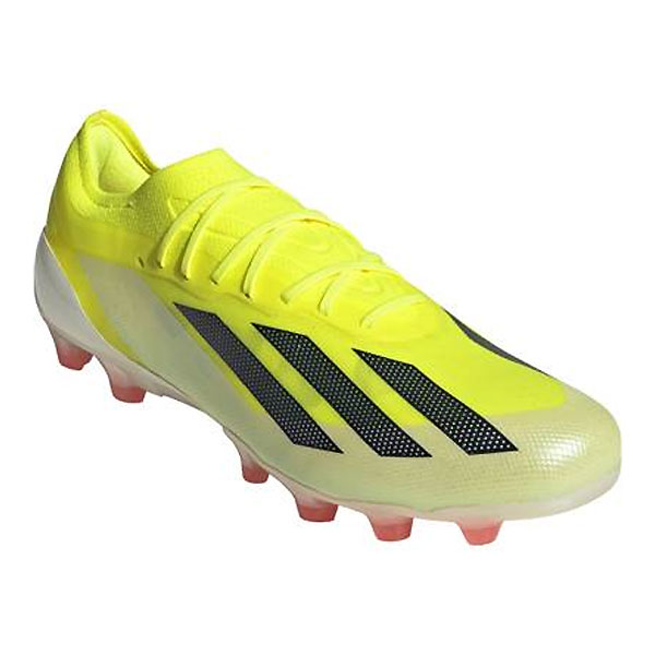 メーカー adidas（アディダス） カテゴリー サッカー 分類 スパイク 商品名 adidas（アディダス）　IF0653　サッカー スパイク X CRAZYFAST エックス クレイジーファスト ELITE HG/AG　24Q1 品番 ADJ-IF0653 カラー・仕様・サイズ カラー：IF0653（チームソーラーイエロー×コアブラック×フットウェアホワイト） アッパー：合成樹脂/合成繊維 ソール：合成底 対応グラウンド：ハードグラウンド・ロングパイル人工芝・天然芝グラウンド 対象：メンズ・ユニセックス 商品説明 半透明のエアロペーシティスピードスキンを搭載した軽量のサッカースパイク。adidas PRIMEKNITを採用した履き口が足首にフィットし、特殊なハードグラウンド用アウトソールが誰も追いつけないスピードを生む。 　 　 　 　 　 　 ※この商品のカラーは、 IF0653（チームソーラーイエロー×コアブラック×フットウェアホワイト） となります。