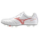 メーカー ミズノ（MIZUNO） カテゴリー サッカー 分類 スパイク 商品名 ミズノ（MIZUNO）　P1GA242160　サッカー　スパイク　MONARCIDA モナルシーダ NEO 3 ELITE WIDE 24SS 品番 MZ-P1GA242160 カラー・仕様・サイズ カラー：60（スーパーホワイトパール×レッド） 素材甲材：人工皮革/天然皮革底材：合成底 インソール：ゼログライドカップインソール(取外し可) 対応グラウンド：天然芝/土/ロングパイル人工芝グラウンド シューズ幅：3E相当 重量：約225g（27.0cm片方） 生産国：ベトナム製 商品説明 モレリアの魂を受け継ぐワイドモデル。天然皮革がもたらす柔らかなフィット感とワイドフィットが魅力の1足。中足部には柔らかさとホールド感を追求したマイクロファイバー人工皮革を採用。通常のインソールに比べて、約2.5倍のグリップ力があるゼログライドインソールも魅力の一つ。 　 　 　 　 　 　 　 　 ※この商品のカラーは、 60（スーパーホワイトパール×レッド） となります。