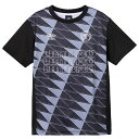 <限定クーポン発行中 7/26 01:59まで お買い物マラソン> <ネコポス発送 送料無料> UMBRO(アンブロ) UF5SHS50J BK00 サッカー ジュニア THE THIRD グラフィック S/S プラクティスシャツ 25SS