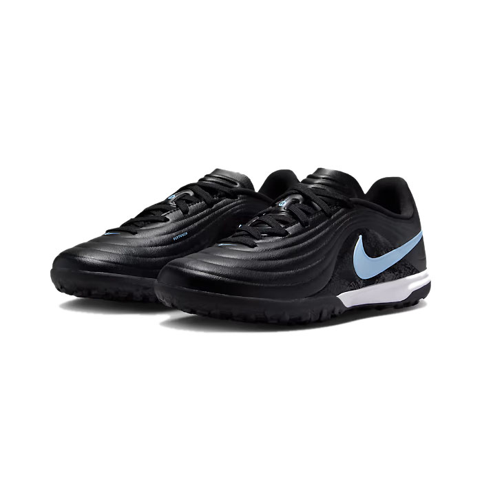 メーカー ナイキ（NIKE） カテゴリー サッカー 分類 トレーニングシューズ 商品名 ナイキ（NIKE）　IB5028 040　サッカー　ジュニア トレーニングシューズ　TIEMPO ティエンポ マエストロ アカデミー TF 26SP 品番 NJP-IB5028-040 カラー・仕様・サイズ カラー：（040）ブラック/アイスブルー 素材アッパー：合成皮革/合成繊維アウトソール：ゴム底 対応グラウンド：ターフ・ショートパイル人工芝グラウンド 対象：ジュニア 生産国：インドネシア製 商品説明 FlyTouchレザーを採用し、ボールをコントロールしやすい柔らかな履き心地を実現。ディフェンスを次々と突破できる一足です。 　 　 　 　 　 　 　 　 ※この商品のカラーは、 （040）ブラック/アイスブルー となります。