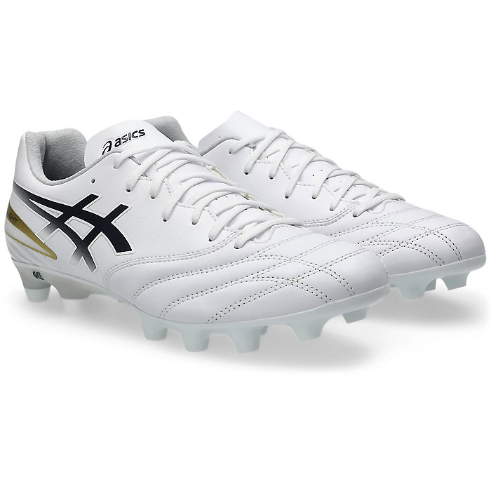 メーカー asics（アシックス） カテゴリー サッカー 分類 スパイク 商品名 asics（アシックス）　1103A125 103　サッカー　スパイク　DS LIGHT ディーエスライト ADVANCE ワイド 26AW 品番 AS-1103A125-103 カラー・仕様・サイズ カラー：103（White×Midnight） 素材アッパー：人工皮革/合成樹脂アウトソール：合成底インナーソール：合成樹脂（取替式） シューズ幅：ワイド 対応グラウンド：土・天然芝・ロングパイル人工芝グラウンド 対象：メンズ・ユニセックス 生産国：ベトナム製 商品説明 DS LIGHT ADVANCEは、耐久性と快適性、パフォーマンスの向上を求める上級者から初心者までのサッカー選手に適しています。マイクロファイバー人工皮革をアッパー前足部に採用し、やわらかな履き心地でありながら耐久性にも優れています。さらに、fuzeGELテクノロジーが、ストップやスタート時の衝撃を軽減し、長時間のプレーでも足への負担を軽減するよう設計されています。 　 　 　 　 　 　 　 　 ※この商品のカラーは、 103（White×Midnight） となります。