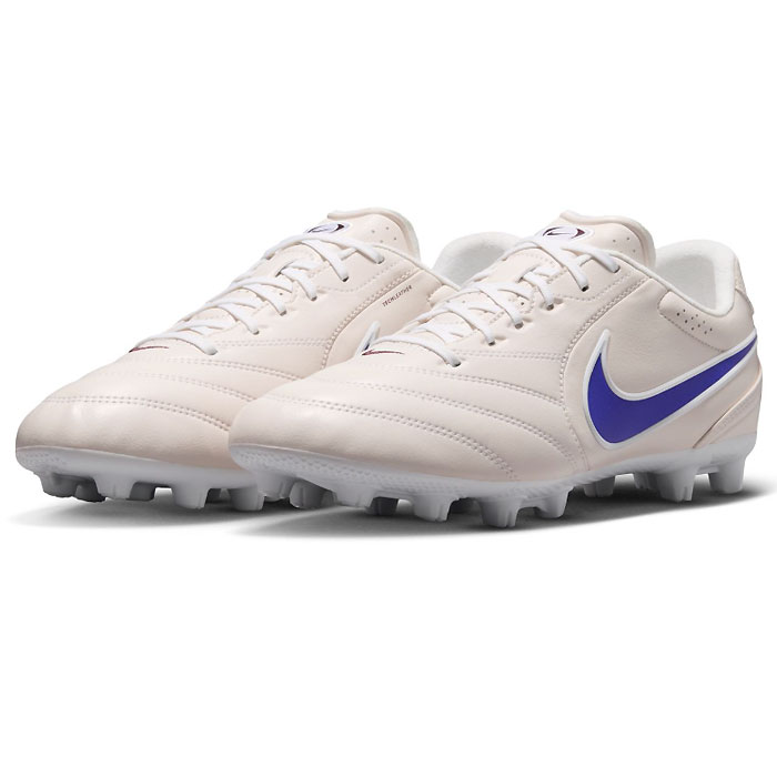 メーカー ナイキ（NIKE） カテゴリー サッカー 分類 スパイク 商品名 ナイキ（NIKE）　IM6960 101　サッカー　スパイク　TIEMPO LIGERA ティエンポ リゲラ PRO HG 26FA 品番 NJP-IM6960-101 カラー・仕様・サイズ カラー：（101）チョーク/レーサーブルー-ホワイト アッパー：合成皮革/合成繊維アウトソール：合成底/合成樹脂（固定スパイク） 対象：メンズ・ユニセックス 対応グラウンド：天然芝・ハードグラウンド 生産国：ベトナム製 商品説明 ボールの完全なコントロールを追求してデザインされたティエンポ リゲラ。最新のTechLeatherと従来のフルプレートを掛け合わせることで、コントロールを犠牲にすることなく軽量でなじみのある履き心地をかなえました。 　 　 　 　 　 　 　 　 ※この商品のカラーは、 （101）チョーク/レーサーブルー-ホワイト となります。