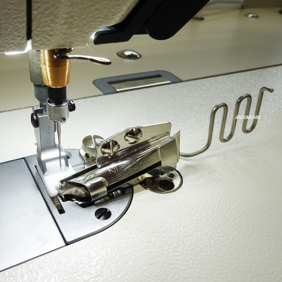 【カシムラ】カシムラ 海外用変圧器110-130V/240VA 220-240V/100VA NTI-100 家電 電池 変圧器 アダプタ[▲][KM]