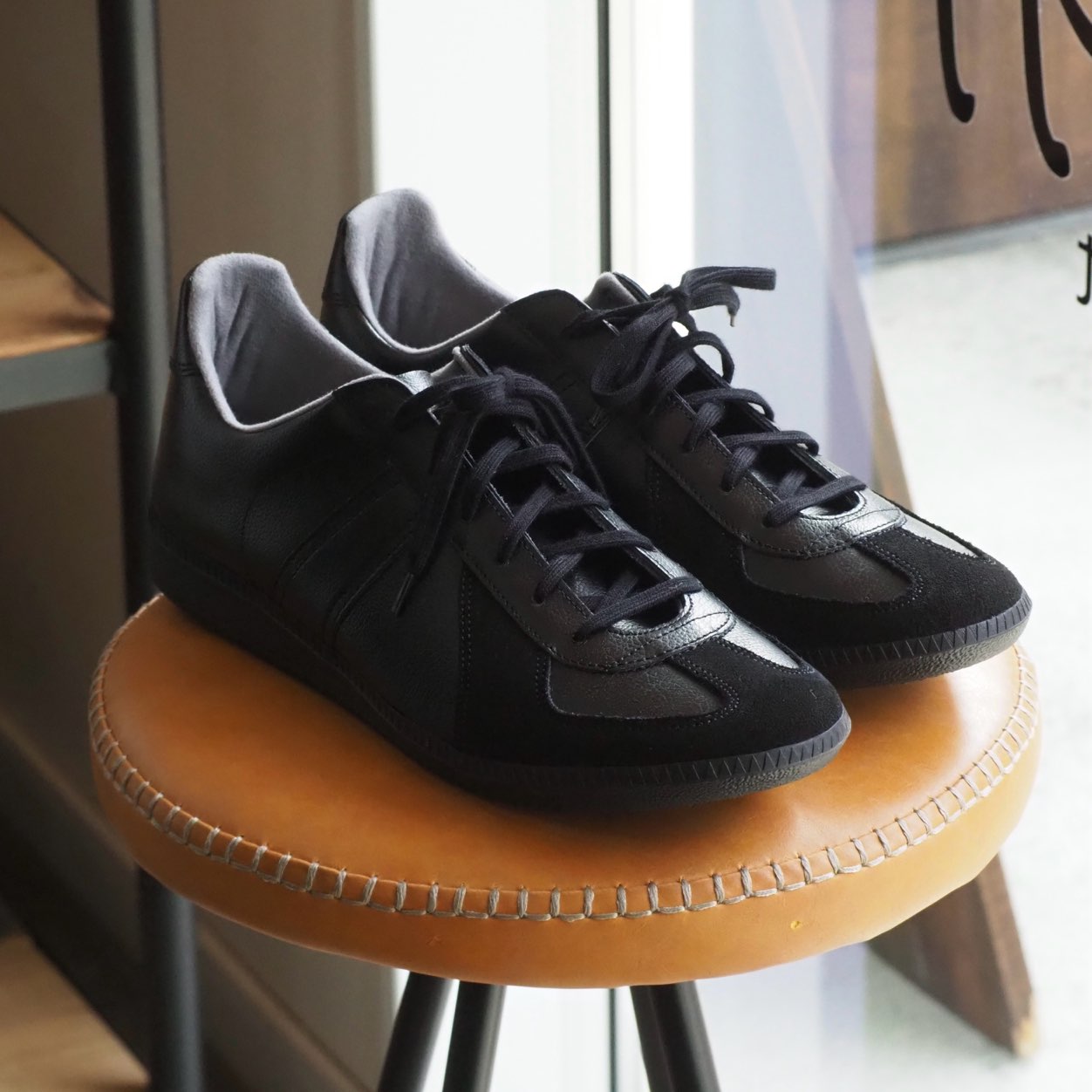 Rakuten - 【ジャーマントレーナーの意匠を踏襲したチェコ製】GERMAN TRAINER(ジャーマントレーラー)/スニーカー/チェコ製