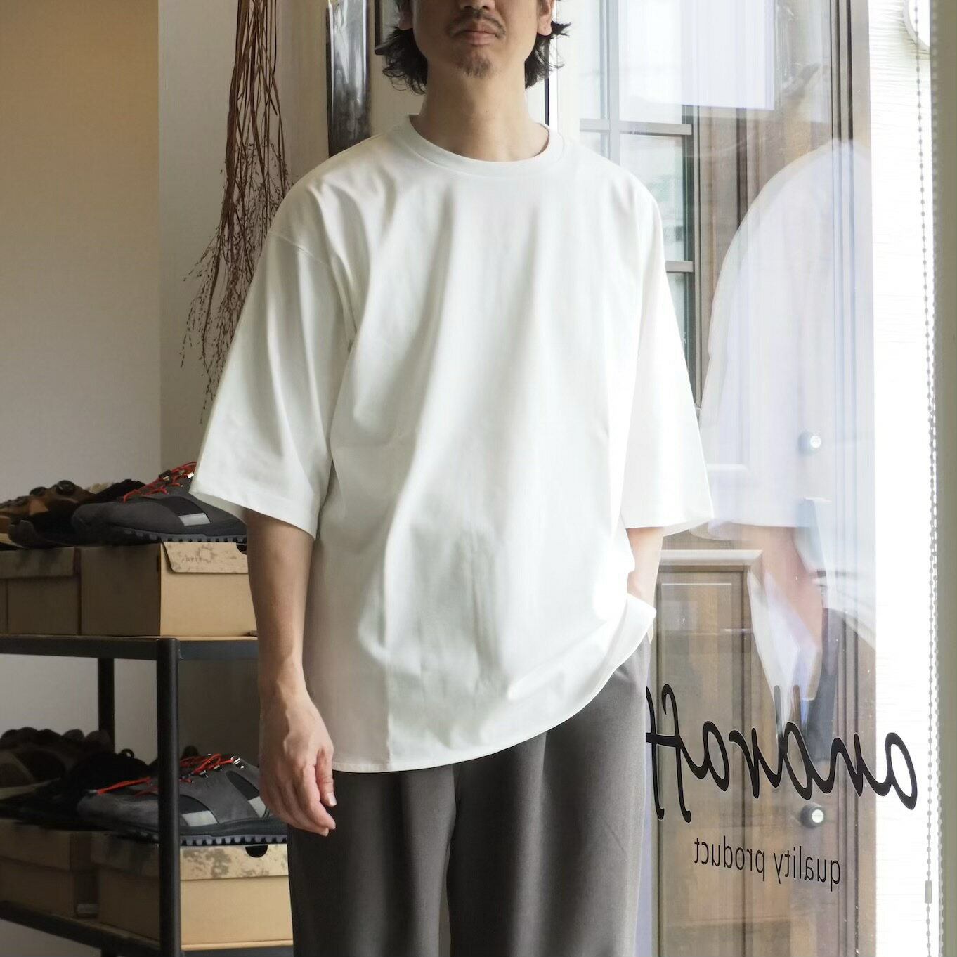 Rakuten - 【背面ヨーク下に3か所タックを入れたシャツライクなTシャツ】bettaku（ベッタク）/3TUCK T-SHIRTS/3タック/【WHITE/BLACK】全2色