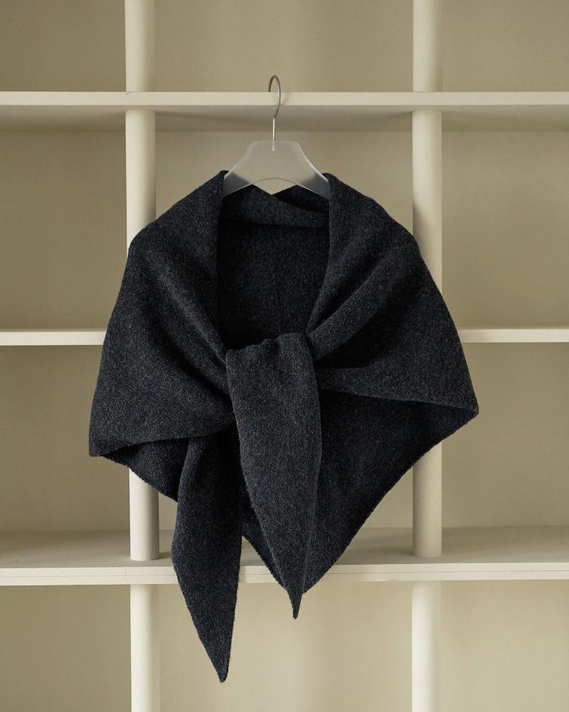 *予約販売 anukeアンヌーク 2026 Pre Fall Knit Triangle Scarf 62621013 （2枚目）