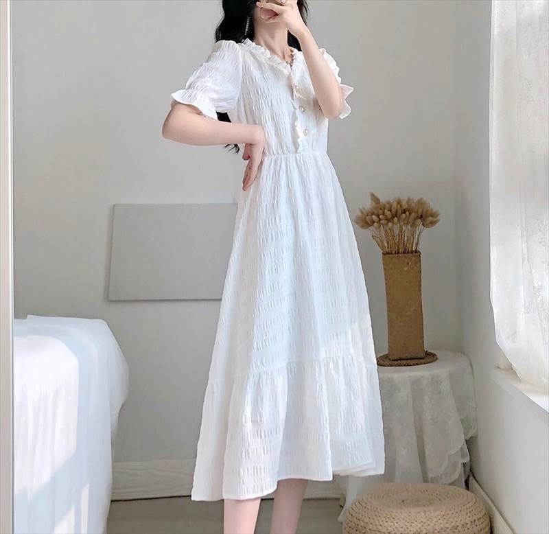 ワンピース レディース 送料無料 個性的 XS S M L 白 無地 春 夏 半袖 パフスリーブ パールボタン フリル ミモレ丈 ミドル丈 膝下 フレア Aライン ハイウエスト 脚長 美脚 体型カバー 着やせ スタイルアップ フェミニン きれいめ お洒落