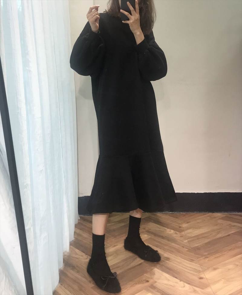 冬 シック ドレス スカート ワンピース プルオーバー ミディスカート ワンピドレス 袖あり 長袖 ランタンスリーブ ラウンドネック 襟なし レギュラー ふわふわ 伸縮性 ルーズウエスト 薄手 異素材MIX かわいい 個性的 送料無料のサムネイル