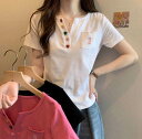 トップス レディース Tシャツ ヘンリーネック 襟なし 半袖 胸ポケット ハートボタン カラフルボタン ウサギイラスト うさぎ ラビット 大人可愛い かわいい シンプル カジュアル おしゃれ お洒落 キュート ガーリー ラブリー 存在感 抜け感 L XL 2XL 3XL 4XL 大きいサイズ