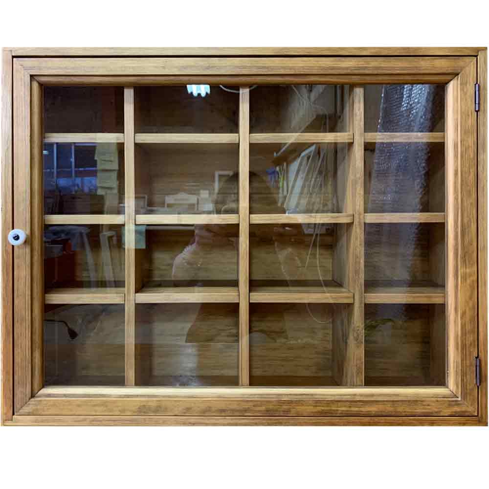 マス目コレクションケース アンティークブラウン 58×14.5×46cm 透明ガラス扉 裏板付き 木製 ひのき ハンドメイド オーダーメイド