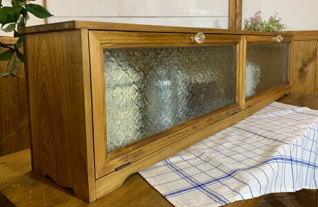 キャビネット横型フローラガラスダブル扉中仕切りアンティークブラウンw110d18h26cmパンプキンノブ木製ひのきオーダーメイド1134626