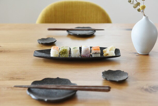 食卓に品が生まれる、安福由美子さんのうつわたち | アンジェ 食卓に品が生まれる、安福由美子さんのうつわたち | アンジェ
