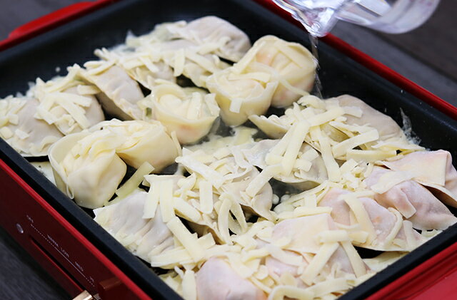 チーズの羽根が決め手!?変わり種餃子パーティーを楽しもう