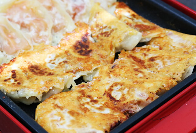 チーズの羽根が決め手!?変わり種餃子パーティーを楽しもう