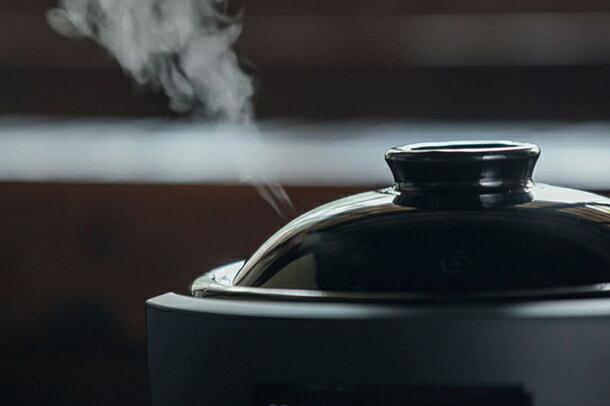 この春大注目!土鍋をすっぽり入れた炊飯器「かまどさん電気」で炊く白米が美味しすぎる