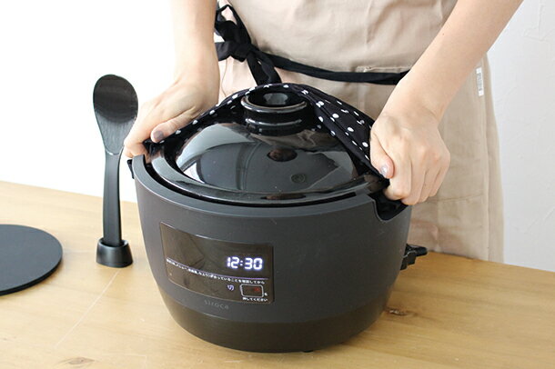 この春大注目!土鍋をすっぽり入れた炊飯器「かまどさん電気」で炊く白米が美味しすぎる