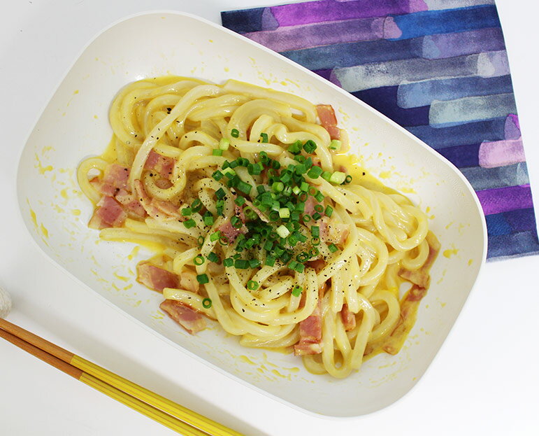 冷凍うどんはレンチンで!湯がかずに作る絶品カルボナーラうどん