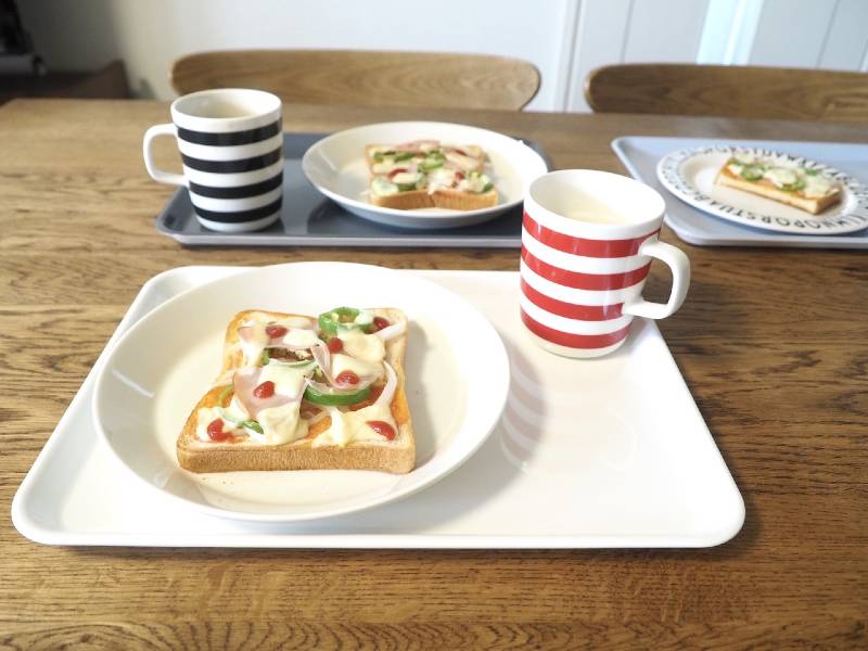 食事の準備が快適になる!大人から子どもまで使える「電子レンジで熱くならないトレイ」