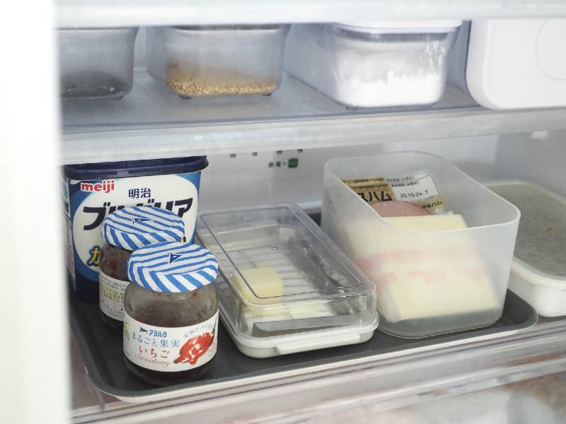 食事の準備が快適になる!大人から子どもまで使える「電子レンジで熱くならないトレイ」