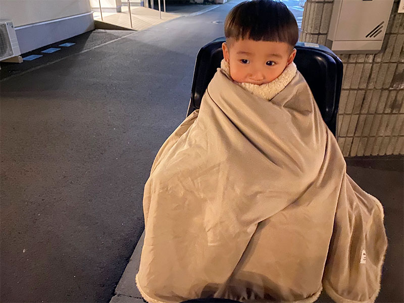 自転車の北風ビュー!から子どもを守る、あったか自転車ボアブランケット