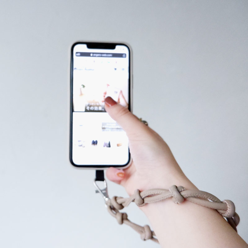 もう落とさない&なくさない!?スマホストラップのスタッフ愛用レポ