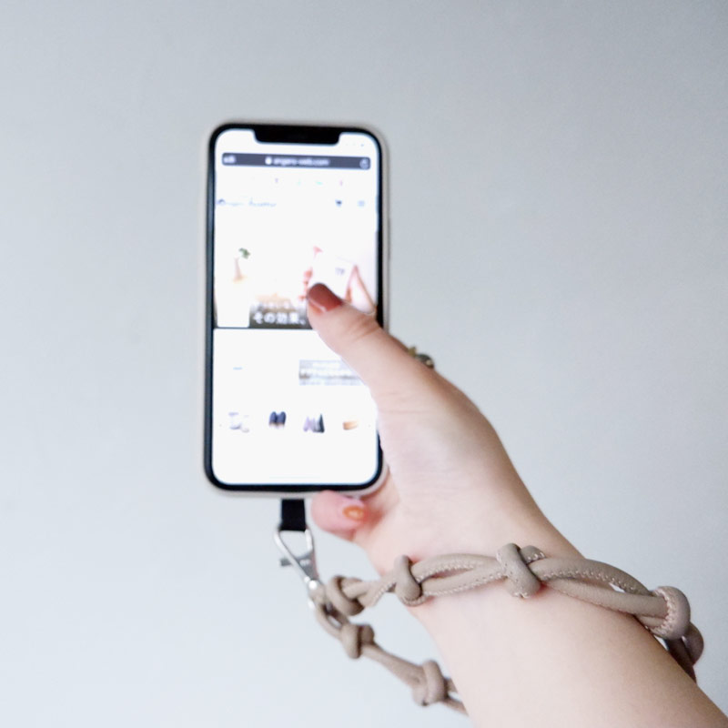 もう落とさない なくさない スマホストラップのスタッフ愛用レポ アンジェ日々のコラム