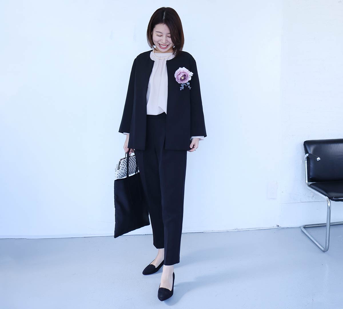【ハレの日ファッション】世代&体型を問わずにサラッとキマるパンツスーツ、スタッフ4人の着用例ご紹介