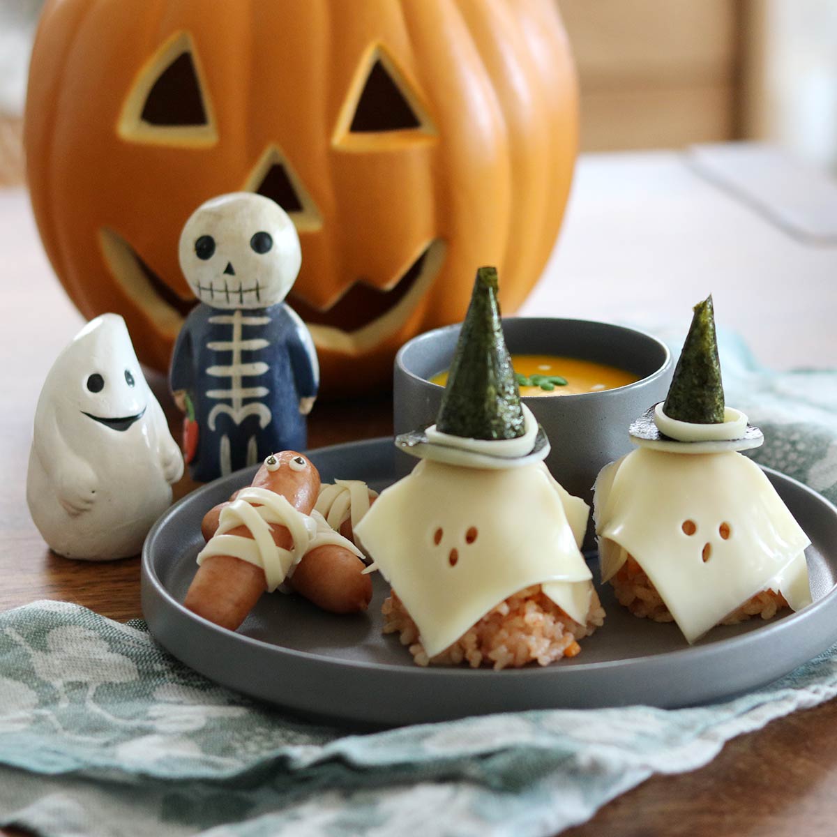 今年のハロウィンご飯はコレ!「おばけチーズのチキンライスプレート」