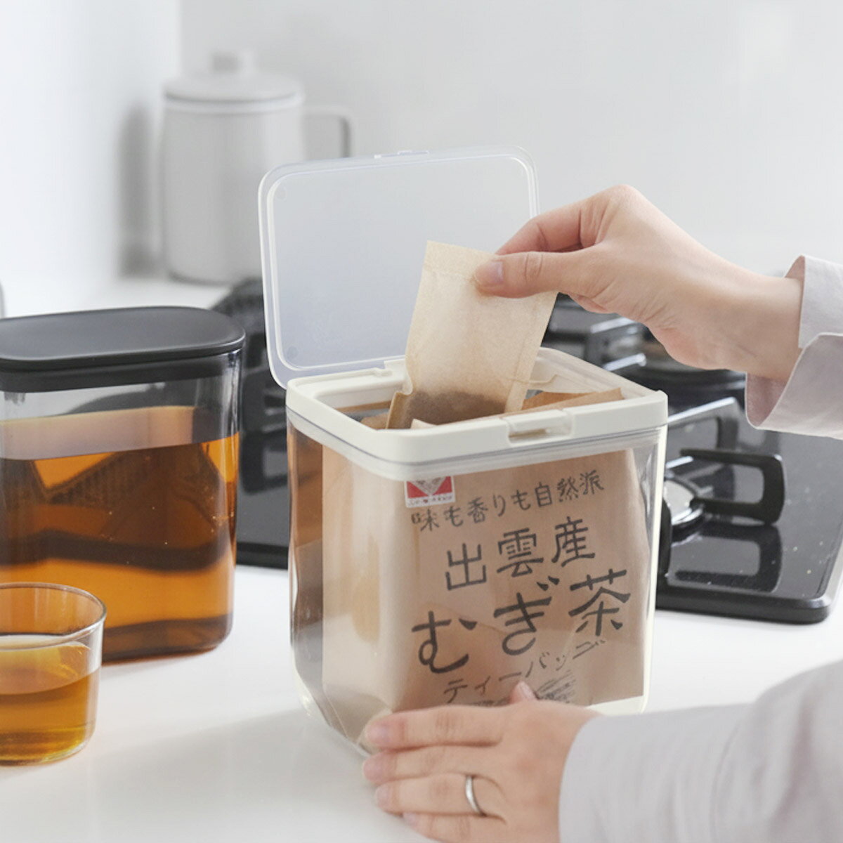 食卓に品が生まれる、安福由美子さんのうつわたち | アンジェ日々のコラム