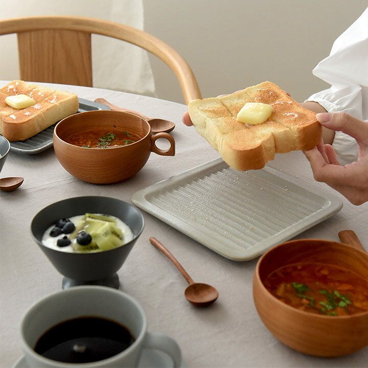 毎日使いたくなる サクッと食感が続く トーストプレート パン皿 美濃焼 日本製 18cm/パン 食器 食器 おしゃれ 食器 北欧 四角 おしゃれ お皿 四角皿 平皿 揚げ物 食器 食洗機可 食器乾燥機可 電子レンジ可 /bon moment ボンモマン angers-10066305 アンジェ(インテリア雑貨) サンプル画像2