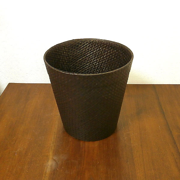 パンダン編みのゴミ箱 円筒型 収納ボックス ダークブラウン[H.26cm]ロンタール椰子 アジアン 雑貨 バリ 雑貨 タイ 雑貨 アジアン インテリア【楽ギフ_包装】 [3]