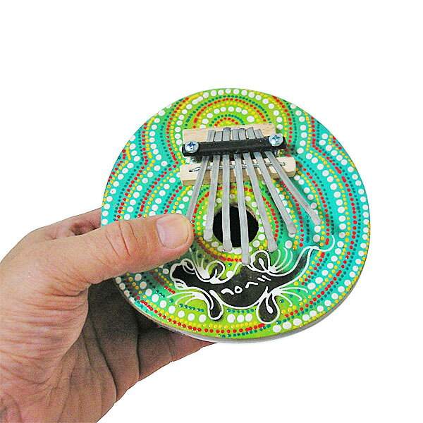 アジアの楽器 ココナッツ カリンバ 木彫り トカゲ模様 ドットペイント 直径12～15cm アジアン バリ タイ 雑貨 椰子の実 マリンバ 民族 演奏の商品画像 2