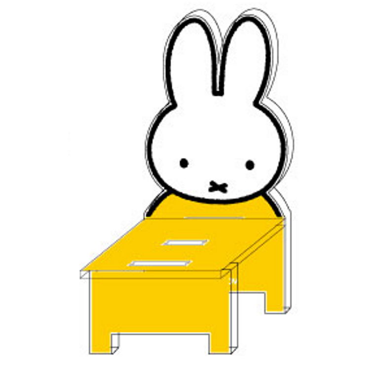 商品説明 〔Miffy☆ディックブルーナ〕 うさこちゃんのミッフィーからアクリルファニチャーが登場です！！並べてかわいい！アクリルのミニチュアチェアー♪別売商品のディックブルーナ、ジオラママスコット付属のアクリルフィギュアパーツ（差し込み幅1cmのアクリルフィギュアパーツに限る）を台座中央の穴に差し込むことができます！たくさん集めてコレクションしよう☆彡 仕様内容 【本体サイズ】約H84×W50×D40mm 【パッケージサイズ】約H113×W50×D44mm 【素　材】アクリル 特記事項画像はあくまでも商品イメージになります。実際の商品と色や仕様が多少異なる場合がございます。 ※メーカー希望小売価格はメーカーカタログに基づいて掲載しています。