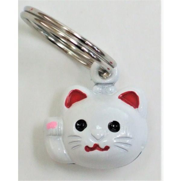 岡野製作所 猫鈴 表裏の猫顔がかわいい猫用鈴。 ---原産国--- 日本 ---材質--- 真鍮 ---サイズ--- 約縦16×横15mm ※丸カン含む ・リニューアルに伴い、商品パッケージ・内容が変更となっており、画像・内容と異なる場合がございます。 ・ご購入いただいたタイミングにより、お品切れの場合がございます。その場合は別途ご連絡させていただきます。