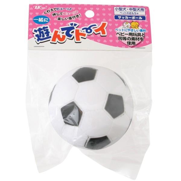 アース・ペットターキー 遊んでトーイ サッカーボール ベビー用玩具と同等の規格基準に適合した 非フタル酸系可塑剤のPVC樹脂を使用したおもちゃ。 素材がラテックスと比べて丈夫で、ピューピューと笛が良く鳴ります。 ---対象--- 小型犬〜中型犬用 ---原産国--- 中国 ---材質--- 本体：PVC(非フタル酸系可塑剤使用) 笛：ポリプロピレン ・リニューアルに伴い、商品パッケージ・内容が変更となっており、画像・内容と異なる場合がございます。 ・ご購入いただいたタイミングにより、お品切れの場合がございます。その場合は別途ご連絡させていただきます。
