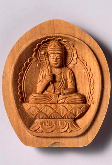 厄除け 香合仏 勢至菩薩 白檀 筋彫り 金襴 袋付き