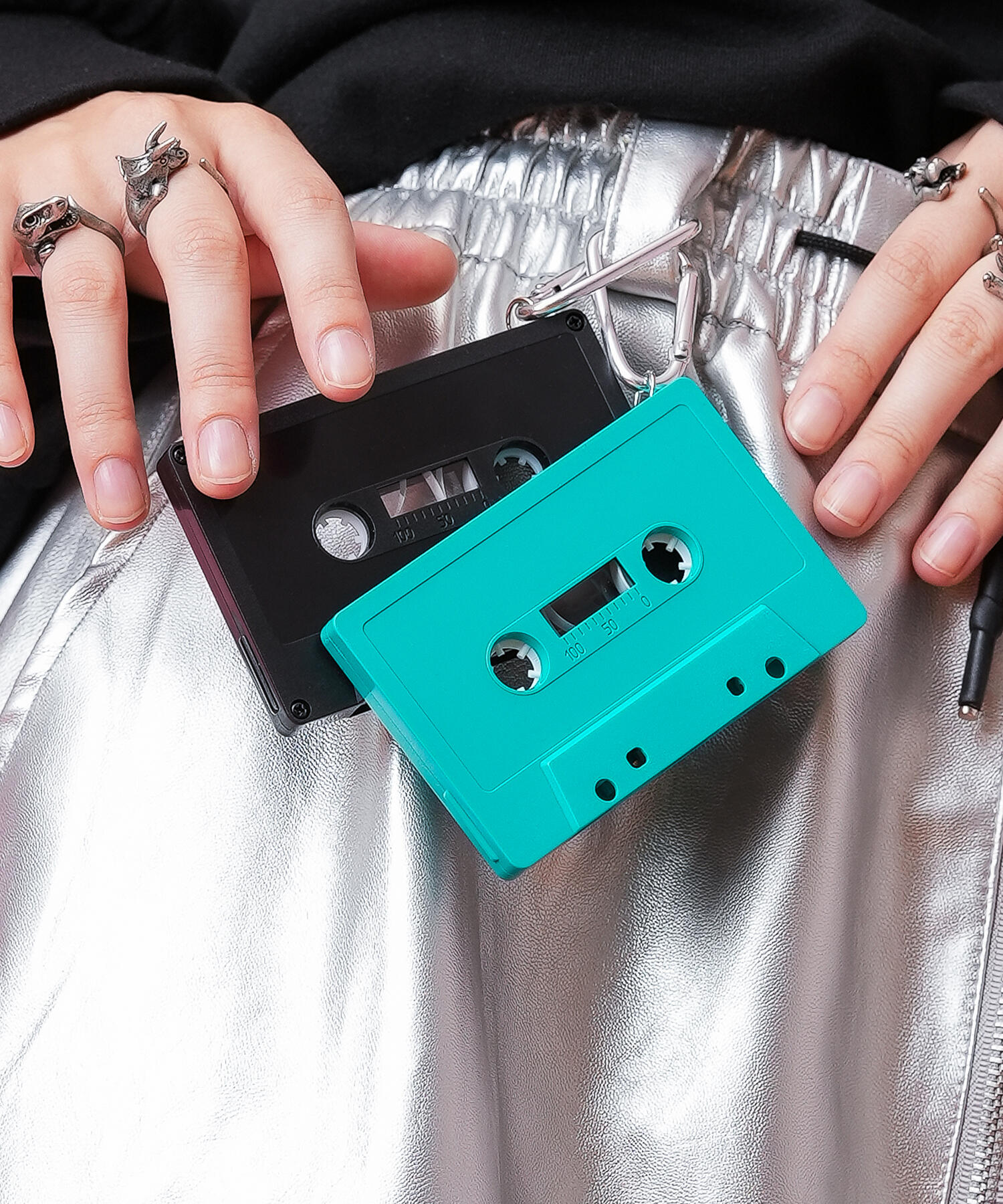 an meets zakka カセットテープカラビナキーホルダー / メンズ レディース ユニセックス