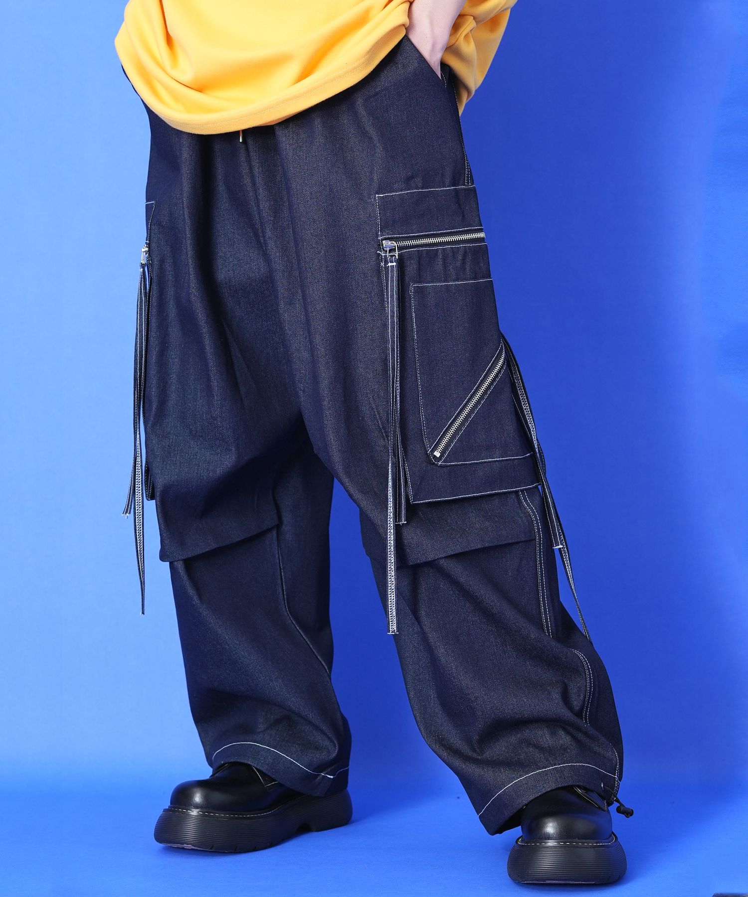 a.p.o.v. ロングコードジップ装飾ポケットデニムカーゴパンツ / ワイドパンツ