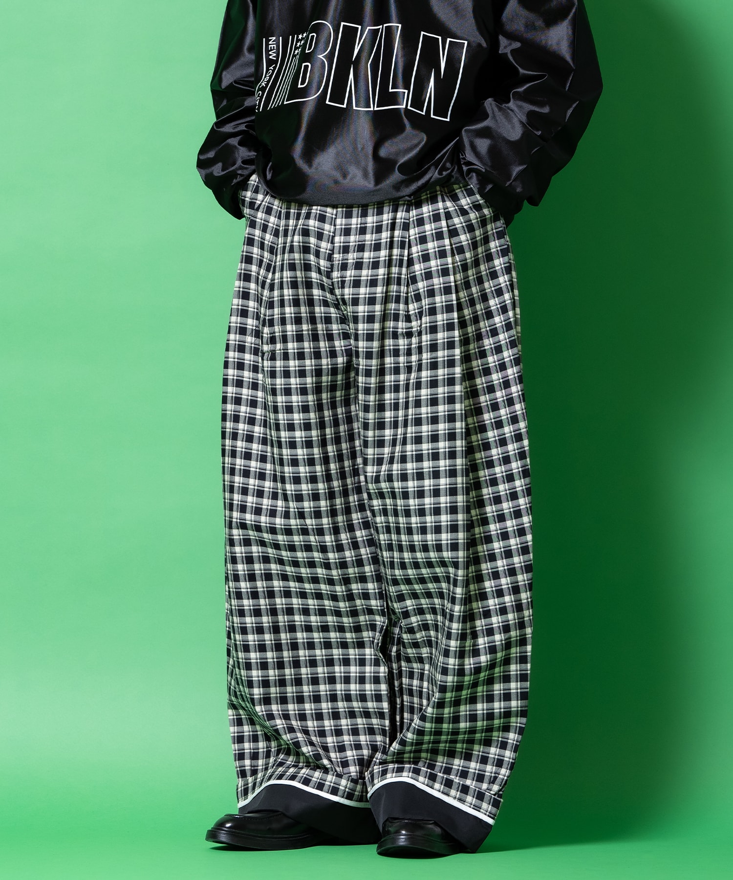 a.p.o.v. チェック柄コットンパイピングラインロールアップデザインツータックスーパーワイドパンツ / ユニセックス メンズ レディース トラウザーズ